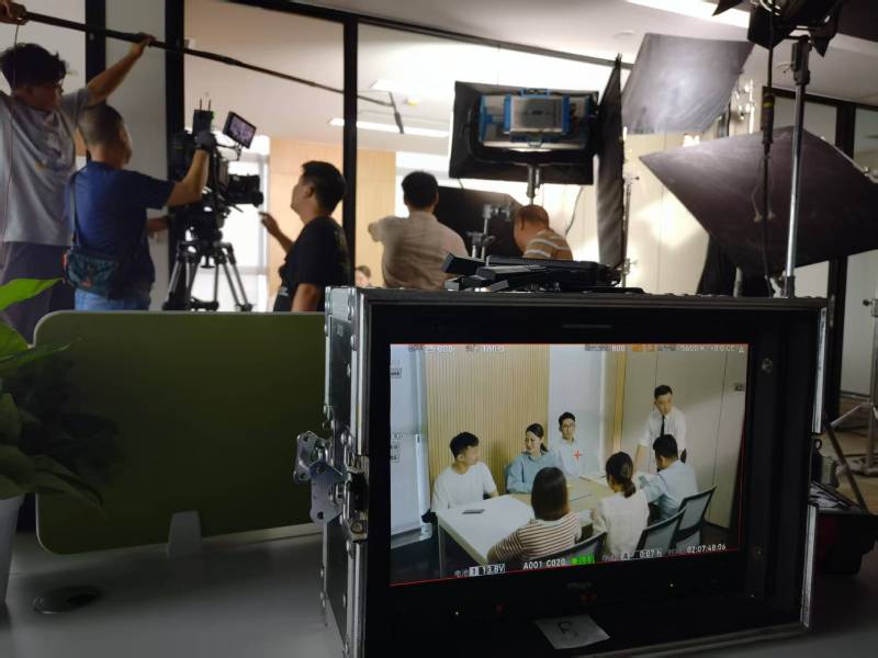 大通区TVC拍摄公司：科技产品视觉化大师，诠释未来感与功能美学