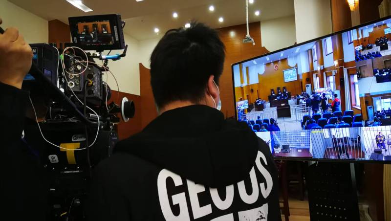 AI生成VS人工创意——大通区广告片拍摄公司的技术浪漫主义实践
